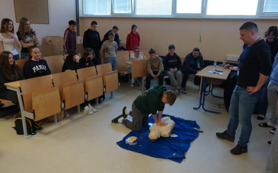 NARAVOSLOVNI DAN 8. RAZREDOV – RAZISKOVANJE IN UČENJE V ŽIVO